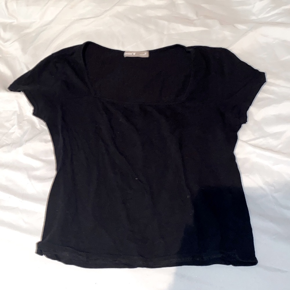 Black square neck tee